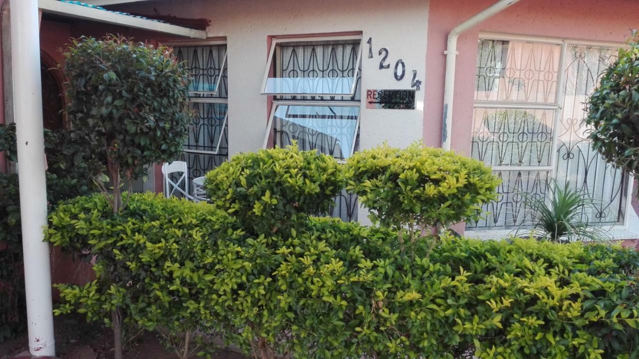 Joezebel Guesthouse Mogwase Luaran gambar