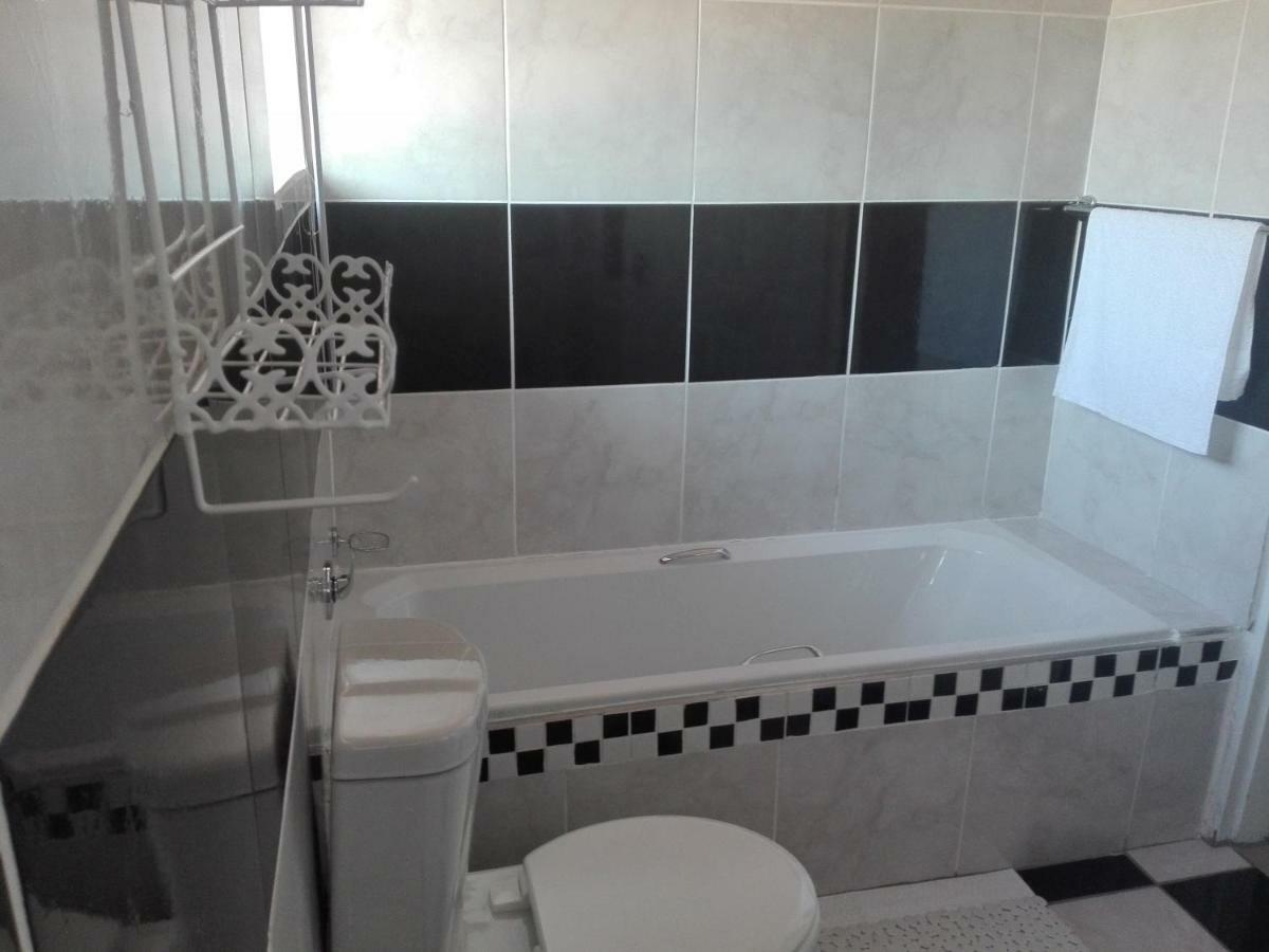 Joezebel Guesthouse Mogwase Luaran gambar